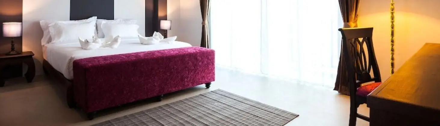 1 Bedroom Suite with Living Room and Shower