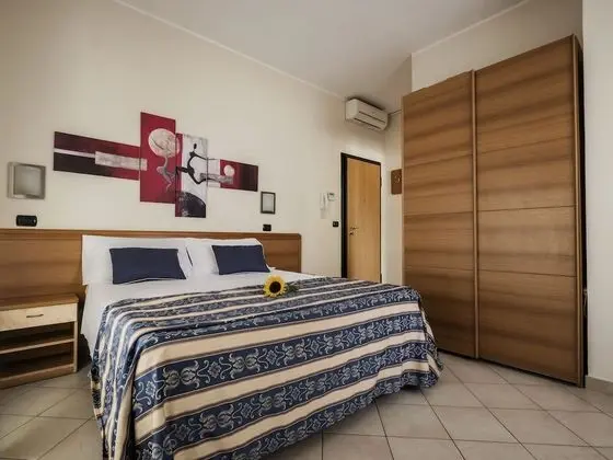 Comfort Oda, Ek Bina