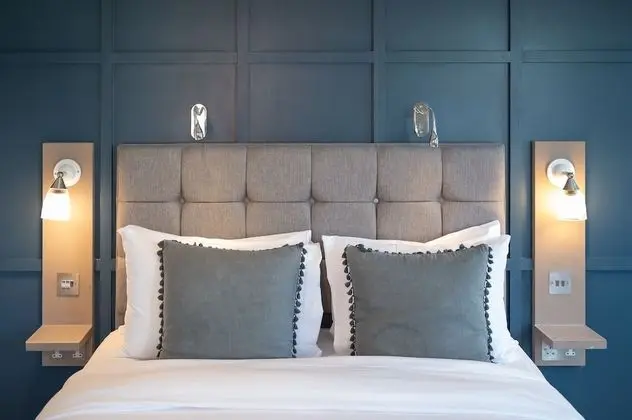 Classic Tek Büyük Yataklı Oda