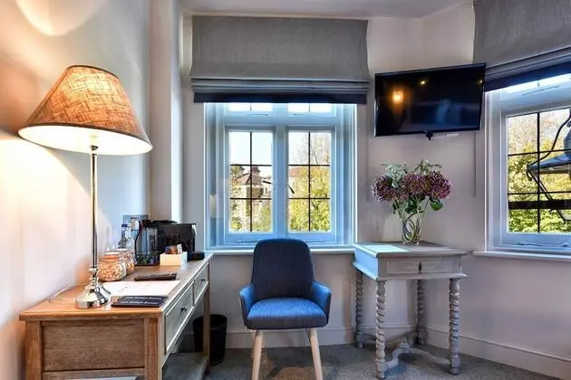 Premium Tek Büyük Yataklı Oda