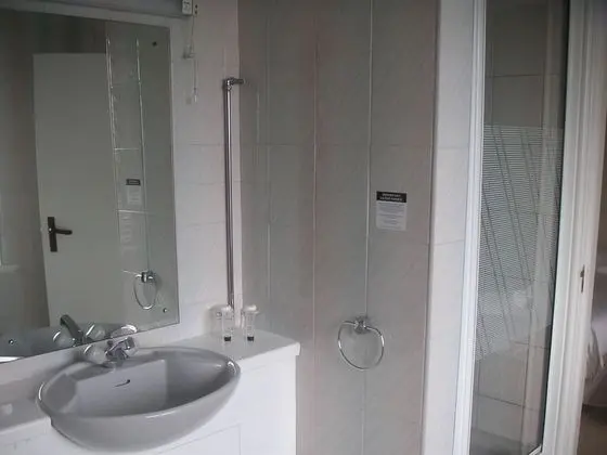 Tek Büyük Yataklı Oda, Banyolu/Duşlu