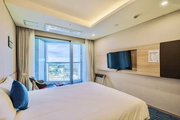 Deluxe Tek Büyük Yataklı Oda, Teras, Kısmi Deniz Manzarası