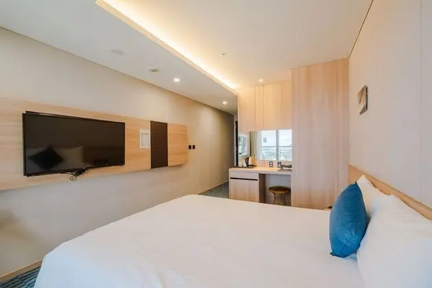 Deluxe Tek Büyük Yataklı Oda, Teras, Kısmi Deniz Manzarası
