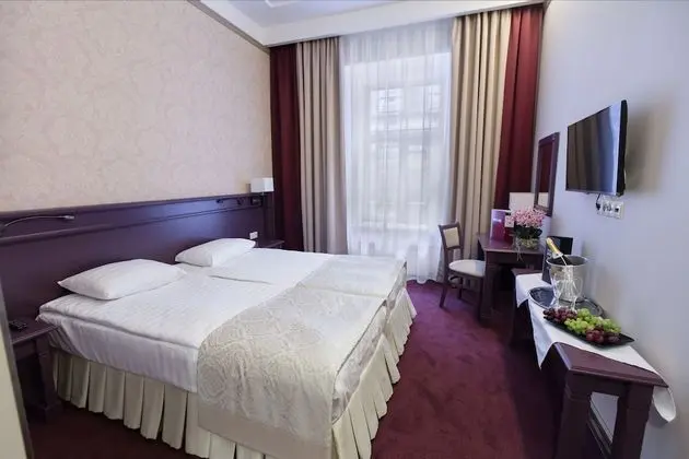 Standard Tek Büyük veya İki Ayrı Yataklı Oda