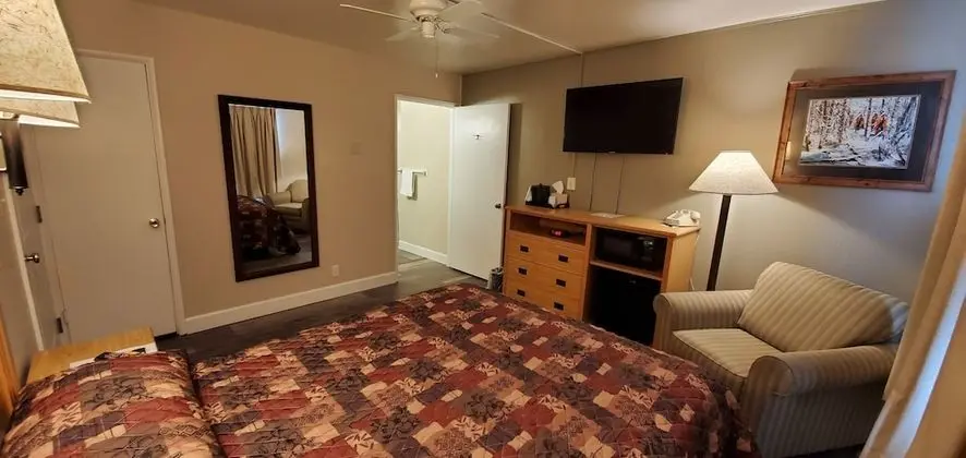 Oda, 1 Büyük (Queen) Boy Yatak