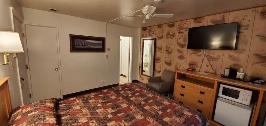 Oda, 1 Büyük (Queen) Boy Yatak