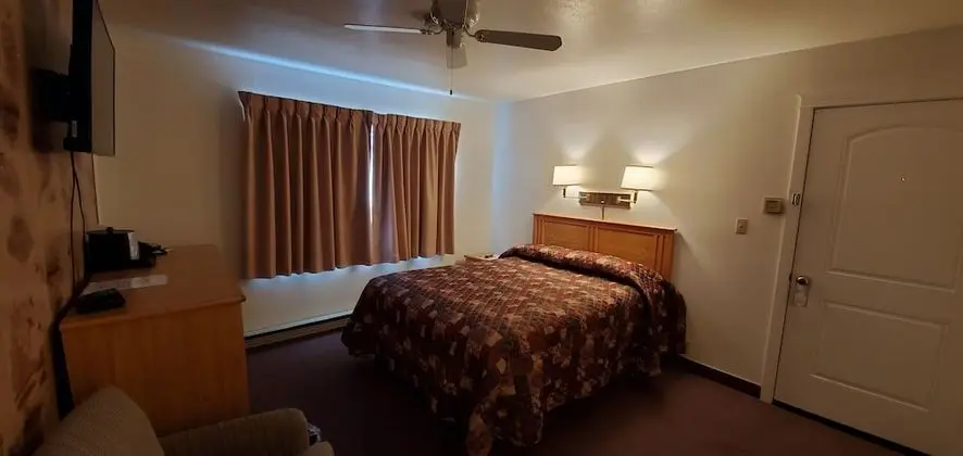 Oda, 1 Büyük (Queen) Boy Yatak