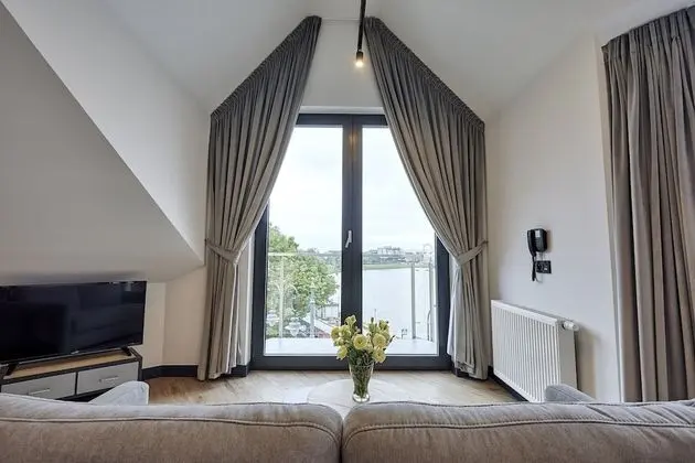 Süit, 1 En Büyük (King) Boy Yatak, Nehir Manzaralı