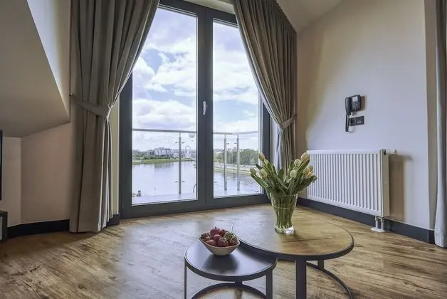 Süit, 1 En Büyük (King) Boy Yatak, Nehir Manzaralı