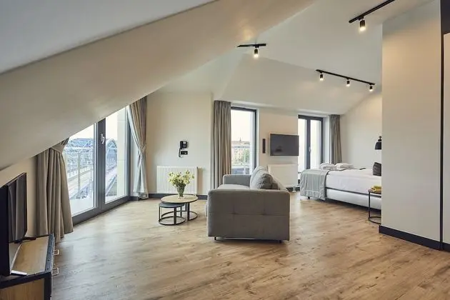 Süit, 1 En Büyük (King) Boy Yatak, Nehir Manzaralı