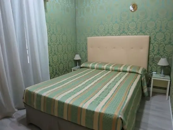 Economy Tek Büyük Yataklı Oda