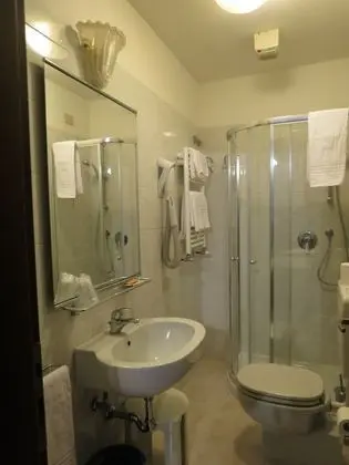 Economy Tek Büyük Yataklı Oda