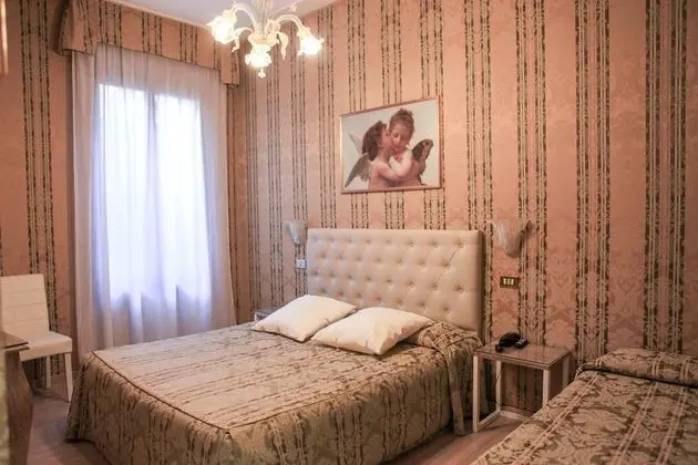 Üç Kişilik Oda, Özel Banyo