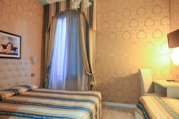 Üç Kişilik Oda, Özel Banyo