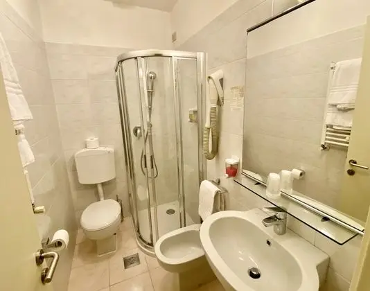 Üç Kişilik Oda, Özel Banyo