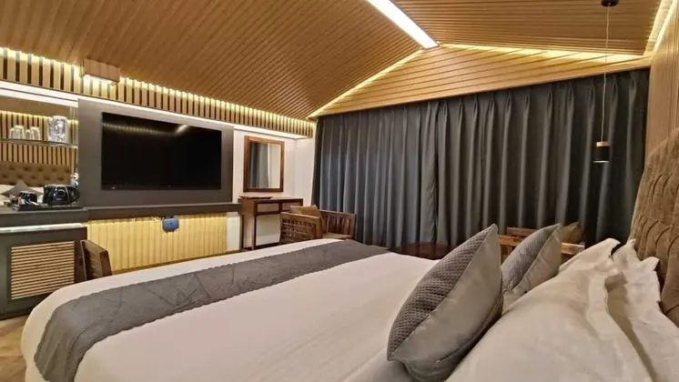 Luxury Oda, 1 En Büyük (King) Boy Yatak