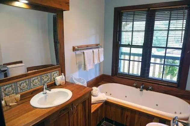 Forest View Spa Suite
