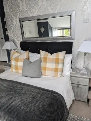 Tek Büyük Yataklı Oda, Banyolu/Duşlu