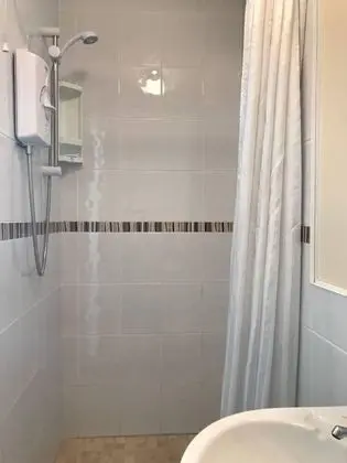 Standard Tek Büyük Yataklı Oda, Banyolu/Duşlu (Front Room)