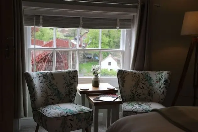 Deluxe Tek Büyük Yataklı Oda, Banyolu/Duşlu (The Severnside Room)