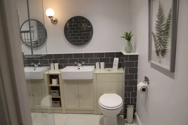 Deluxe Tek Büyük Yataklı Oda, Banyolu/Duşlu (The Severnside Room)
