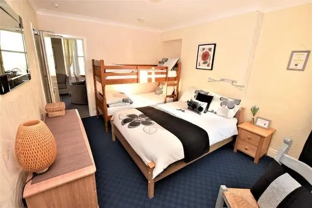 Family Apart Daire, Banyolu/Duşlu (Large Bedroom First Floor)