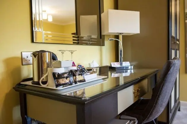 Deluxe Tek Büyük Yataklı Oda, 1 En Büyük (King) Boy Yatak, Engellilere Uygun, Bahçe Manzaralı