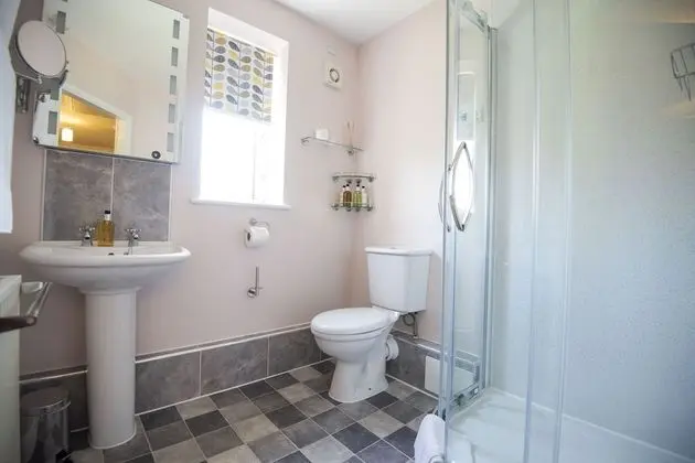 Deluxe Tek Büyük Yataklı Oda, 1 En Büyük (King) Boy Yatak, Engellilere Uygun, Bahçe Manzaralı