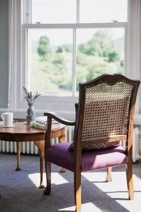 Superior Tek Büyük Yataklı Oda, Banyolu/Duşlu, Bahçe Manzaralı (English Room)