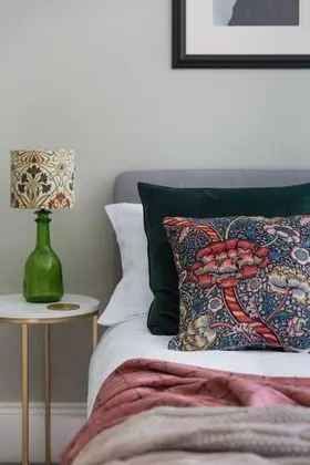 Superior Tek Büyük Yataklı Oda, Banyolu/Duşlu, Bahçe Manzaralı (Welsh Room)
