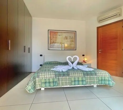 Family Apart Daire, 1 Çift Kişilik Yatak ve Çekyat, Buzdolabı ve Mikrodalga (Brienno Fronte Lago)