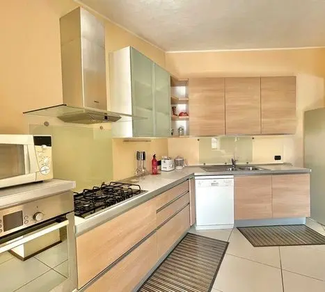 Family Apart Daire, 1 Çift Kişilik Yatak ve Çekyat, Buzdolabı ve Mikrodalga (Brienno Fronte Lago)