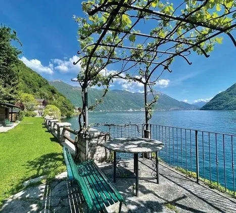 Family Apart Daire, 1 Çift Kişilik Yatak ve Çekyat, Buzdolabı ve Mikrodalga (Brienno Fronte Lago)