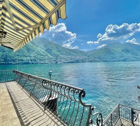 Family Apart Daire, 1 Çift Kişilik Yatak ve Çekyat, Buzdolabı ve Mikrodalga (Brienno Fronte Lago)