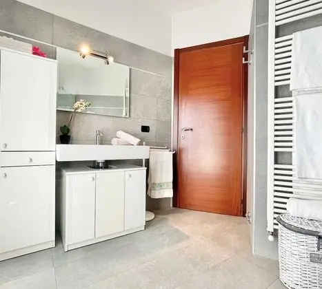 Family Apart Daire, 1 Çift Kişilik Yatak ve Çekyat, Buzdolabı ve Mikrodalga (Brienno Fronte Lago)