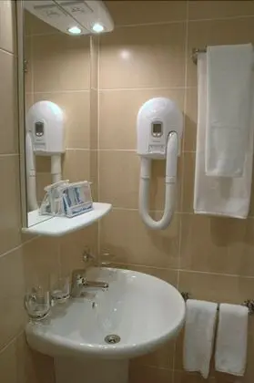 Standard Tek Büyük veya İki Ayrı Yataklı Oda