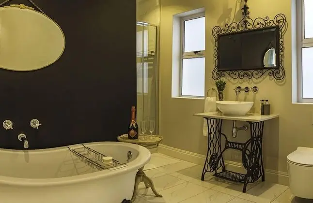 Comfort Oda, 1 Yatak Odası (Calla Lily Suite)