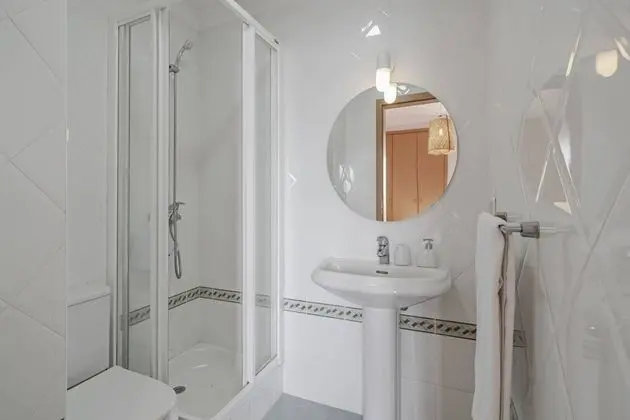 Basic Apart Daire, Birden Çok Yatak, Deniz Manzaralı