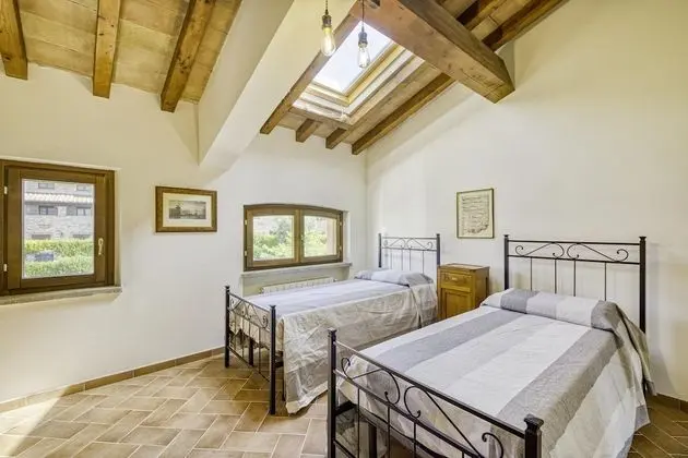 Family Apart Daire, Birden Çok Yatak, Bahçeli (Bright Apt With Terrace and Shared)