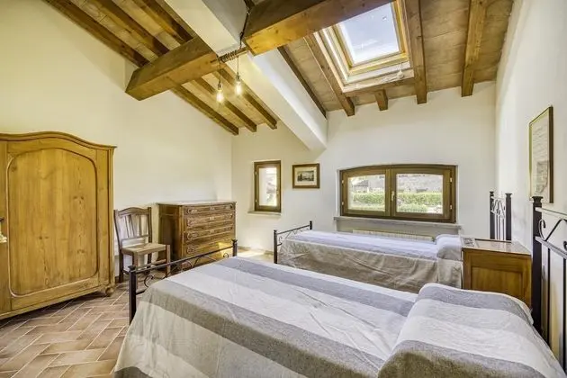 Family Apart Daire, Birden Çok Yatak, Bahçeli (Bright Apt With Terrace and Shared)