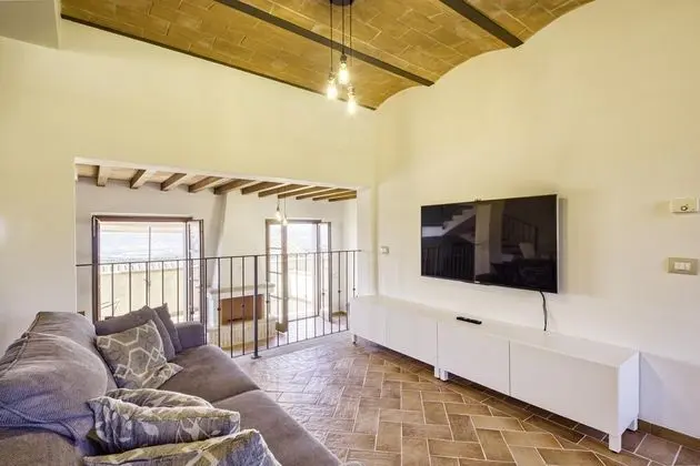 Family Apart Daire, Birden Çok Yatak, Bahçeli (Bright Apt With Terrace and Shared)