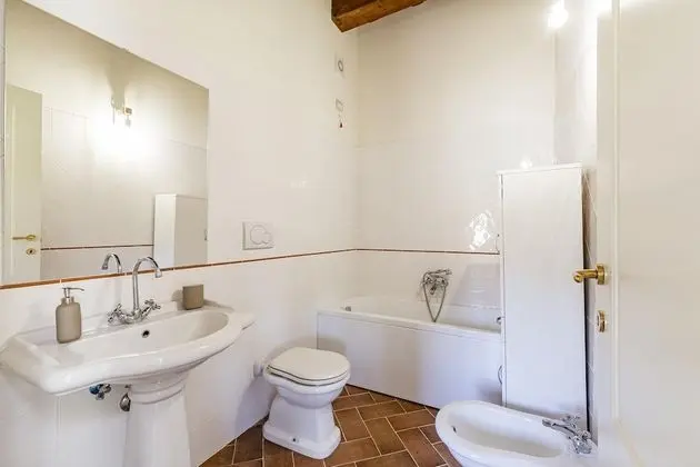 Family Apart Daire, Birden Çok Yatak, Bahçeli (Bright Apt With Terrace and Shared)