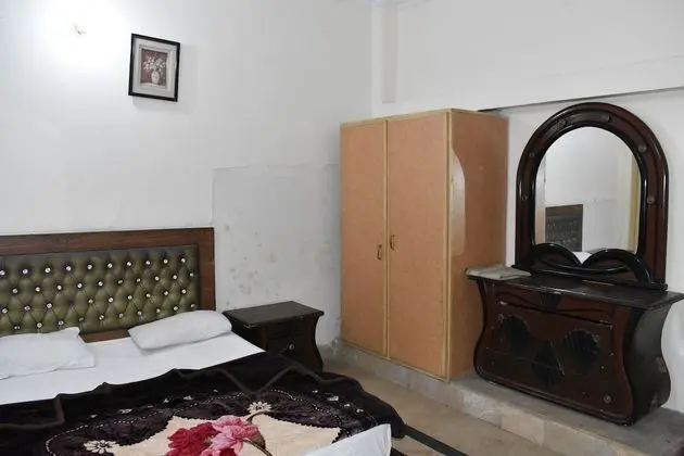 Üç Kişilik Oda