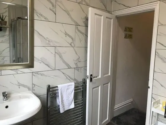Comfort Ev, Özel Banyo (Kimberley Place)