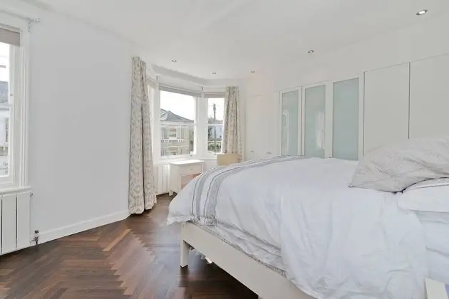 Ev (5 Bedrooms)