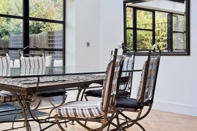 Ev (5 Bedrooms)