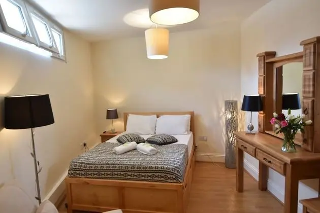 Büyük Yataklı Tek Kişilik Oda