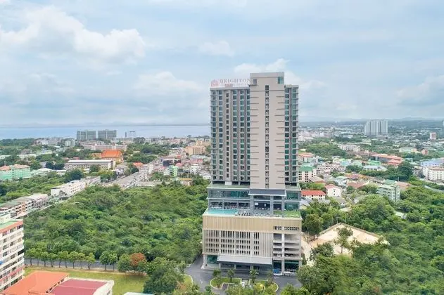 Grand Deluxe Harbour View with Bathtub