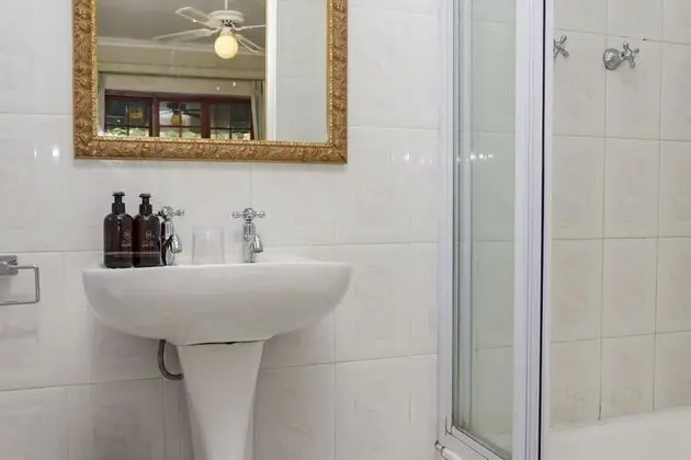 Comfort Tek Büyük Yataklı Oda (8)