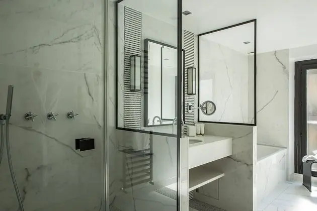 Suite Louvre - Vue Paris